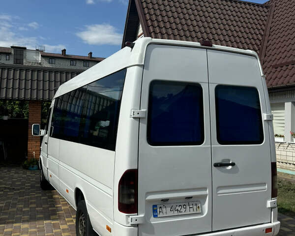 Белый Мерседес Sprinter, объемом двигателя 2.15 л и пробегом 793 тыс. км за 9800 $, фото 4 на Automoto.ua