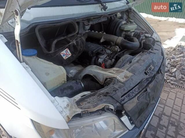 Белый Мерседес Sprinter, объемом двигателя 2.7 л и пробегом 550 тыс. км за 9500 $, фото 29 на Automoto.ua