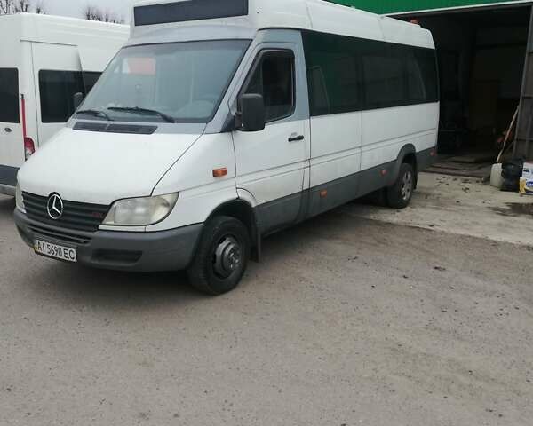 Белый Мерседес Sprinter, объемом двигателя 2.15 л и пробегом 500 тыс. км за 12500 $, фото 4 на Automoto.ua