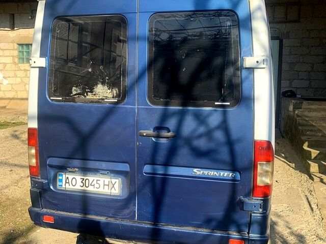 Белый Мерседес Sprinter, объемом двигателя 2.1 л и пробегом 750 тыс. км за 6000 $, фото 3 на Automoto.ua