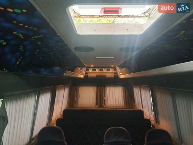 Белый Мерседес Sprinter, объемом двигателя 2.7 л и пробегом 800 тыс. км за 10000 $, фото 2 на Automoto.ua