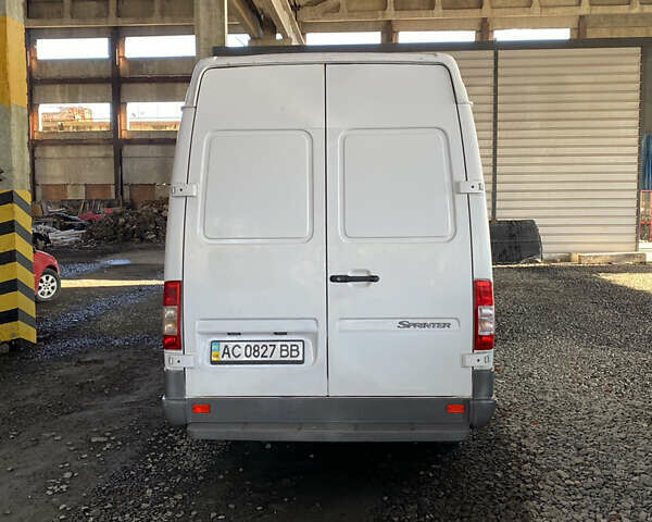 Білий Мерседес Sprinter, об'ємом двигуна 2.1 л та пробігом 290 тис. км за 7500 $, фото 5 на Automoto.ua