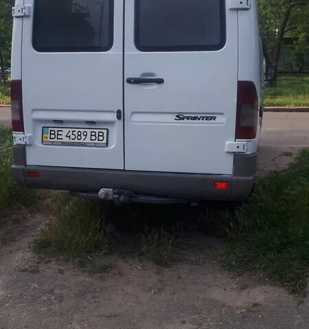 Белый Мерседес Sprinter, объемом двигателя 2.2 л и пробегом 500 тыс. км за 13500 $, фото 9 на Automoto.ua
