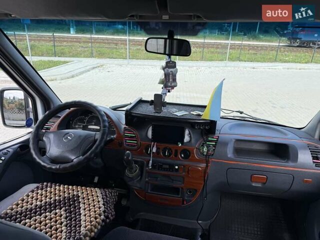 Белый Мерседес Sprinter, объемом двигателя 2.69 л и пробегом 700 тыс. км за 6000 $, фото 12 на Automoto.ua