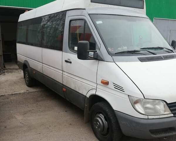 Белый Мерседес Sprinter, объемом двигателя 2.15 л и пробегом 500 тыс. км за 12500 $, фото 8 на Automoto.ua