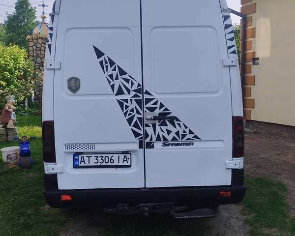 Белый Мерседес Sprinter, объемом двигателя 2.15 л и пробегом 465 тыс. км за 7100 $, фото 4 на Automoto.ua