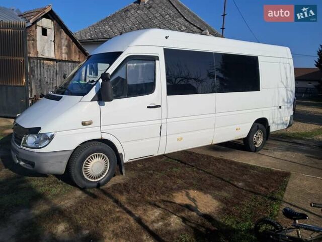 Белый Мерседес Sprinter, объемом двигателя 2.15 л и пробегом 780 тыс. км за 10500 $, фото 12 на Automoto.ua