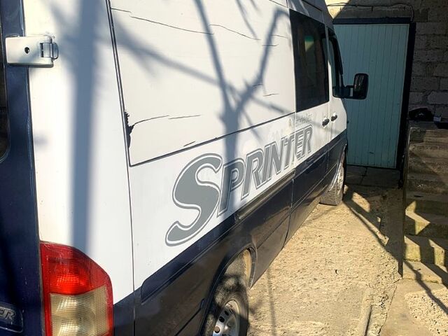 Белый Мерседес Sprinter, объемом двигателя 2.1 л и пробегом 750 тыс. км за 6000 $, фото 2 на Automoto.ua