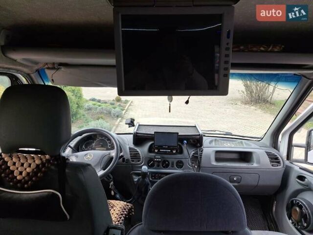 Белый Мерседес Sprinter, объемом двигателя 2.69 л и пробегом 580 тыс. км за 7700 $, фото 27 на Automoto.ua