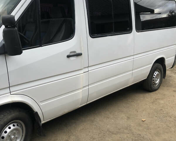 Белый Мерседес Sprinter, объемом двигателя 2.2 л и пробегом 587 тыс. км за 6200 $, фото 7 на Automoto.ua