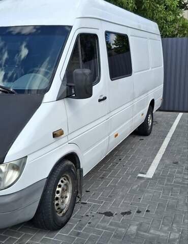 Белый Мерседес Sprinter, объемом двигателя 2.15 л и пробегом 540 тыс. км за 8400 $, фото 5 на Automoto.ua