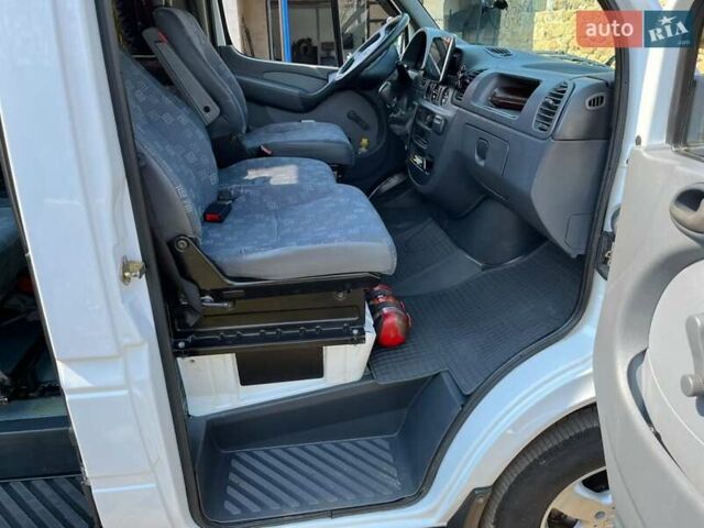 Белый Мерседес Sprinter, объемом двигателя 2.2 л и пробегом 620 тыс. км за 7500 $, фото 17 на Automoto.ua