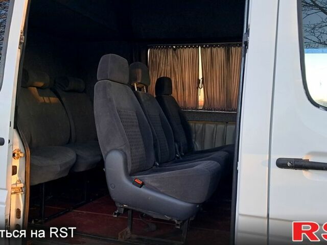 Белый Мерседес Sprinter, объемом двигателя 2.7 л и пробегом 700 тыс. км за 9000 $, фото 7 на Automoto.ua