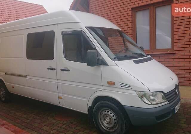 Белый Мерседес Sprinter, объемом двигателя 2.7 л и пробегом 771 тыс. км за 10800 $, фото 2 на Automoto.ua
