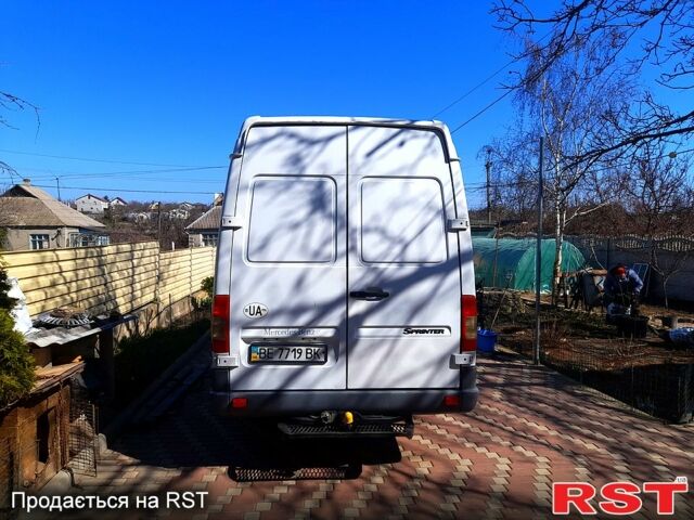 Белый Мерседес Sprinter, объемом двигателя 2.1 л и пробегом 367 тыс. км за 8500 $, фото 5 на Automoto.ua