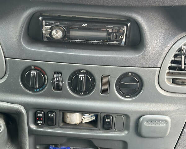 Белый Мерседес Sprinter, объемом двигателя 2.7 л и пробегом 110 тыс. км за 9000 $, фото 8 на Automoto.ua