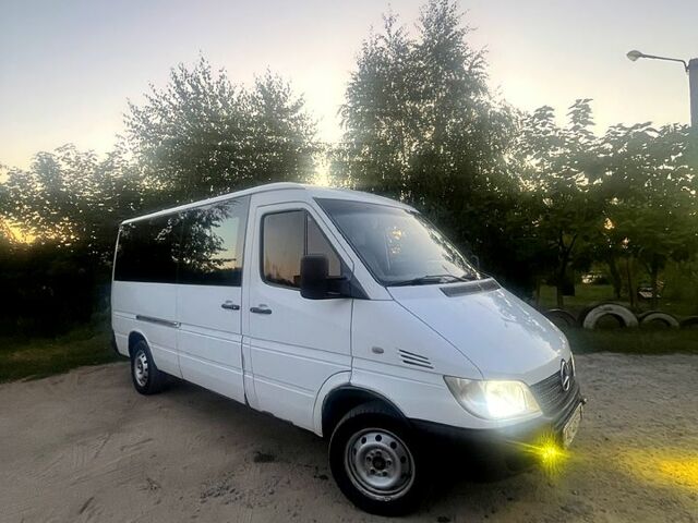 Белый Мерседес Sprinter, объемом двигателя 2.7 л и пробегом 712 тыс. км за 8200 $, фото 1 на Automoto.ua