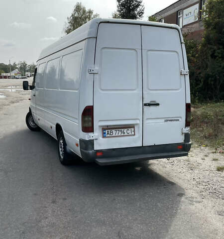 Білий Мерседес Sprinter, об'ємом двигуна 2.2 л та пробігом 500 тис. км за 8800 $, фото 5 на Automoto.ua