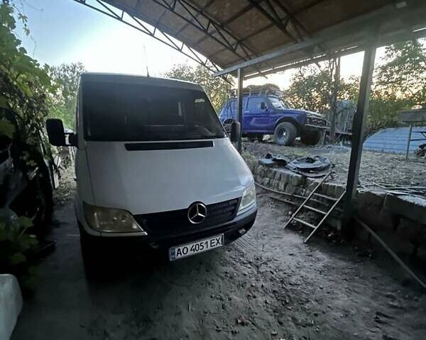 Белый Мерседес Sprinter, объемом двигателя 2.69 л и пробегом 713 тыс. км за 7100 $, фото 6 на Automoto.ua