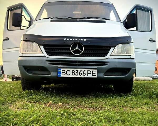 Белый Мерседес Sprinter, объемом двигателя 2.15 л и пробегом 113 тыс. км за 7600 $, фото 7 на Automoto.ua