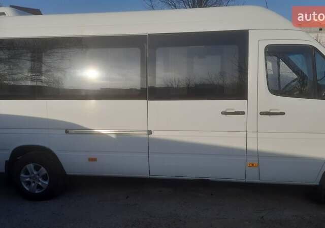 Белый Мерседес Sprinter, объемом двигателя 2.7 л и пробегом 707 тыс. км за 15500 $, фото 2 на Automoto.ua