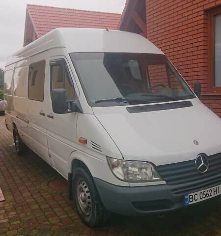 Белый Мерседес Sprinter, объемом двигателя 2.7 л и пробегом 771 тыс. км за 10800 $, фото 1 на Automoto.ua