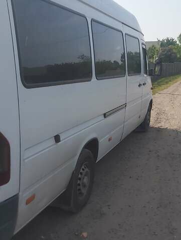 Белый Мерседес Sprinter, объемом двигателя 0 л и пробегом 600 тыс. км за 8900 $, фото 1 на Automoto.ua