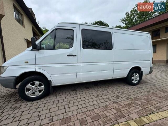 Белый Мерседес Sprinter, объемом двигателя 2.2 л и пробегом 458 тыс. км за 7800 $, фото 7 на Automoto.ua
