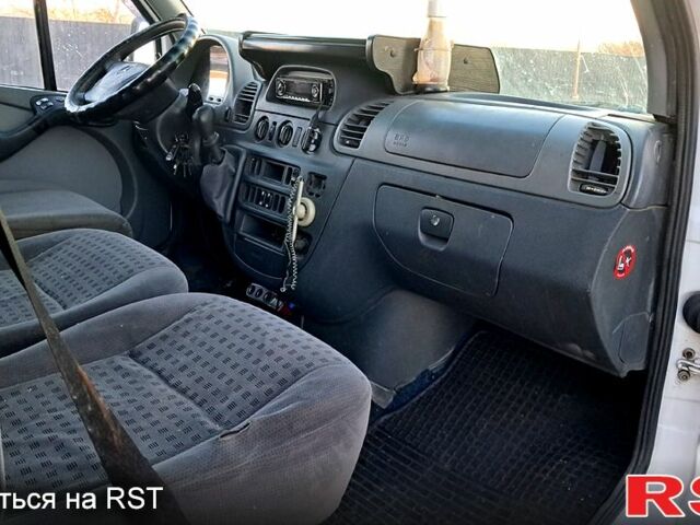 Белый Мерседес Sprinter, объемом двигателя 2.7 л и пробегом 700 тыс. км за 9000 $, фото 6 на Automoto.ua