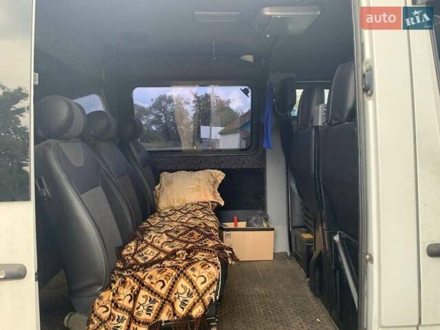 Белый Мерседес Sprinter, объемом двигателя 2.2 л и пробегом 587 тыс. км за 8650 $, фото 7 на Automoto.ua