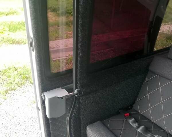 Белый Мерседес Sprinter, объемом двигателя 2.15 л и пробегом 700 тыс. км за 8300 $, фото 9 на Automoto.ua