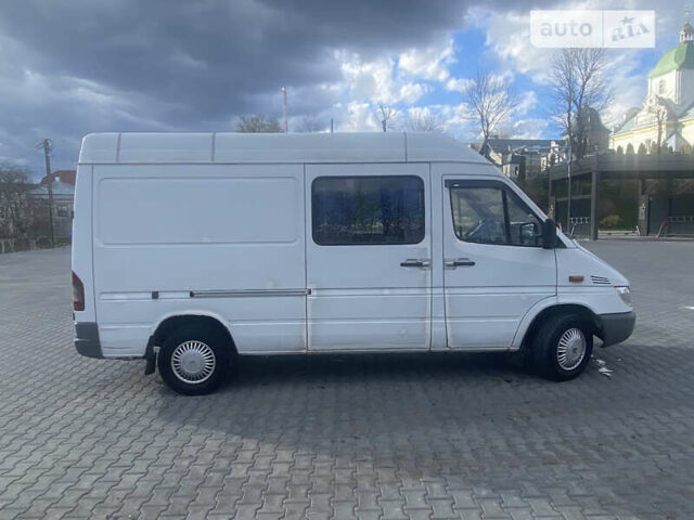 Белый Мерседес Sprinter, объемом двигателя 2.69 л и пробегом 172 тыс. км за 6300 $, фото 4 на Automoto.ua