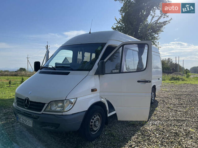 Белый Мерседес Sprinter, объемом двигателя 2.2 л и пробегом 586 тыс. км за 8500 $, фото 1 на Automoto.ua