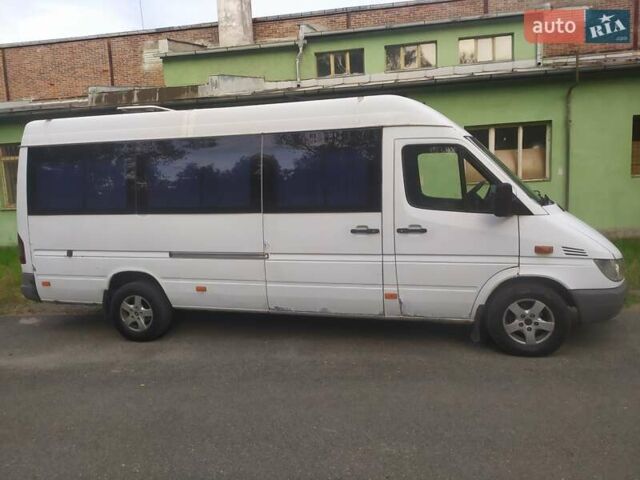 Белый Мерседес Sprinter, объемом двигателя 2.15 л и пробегом 723 тыс. км за 4700 $, фото 2 на Automoto.ua