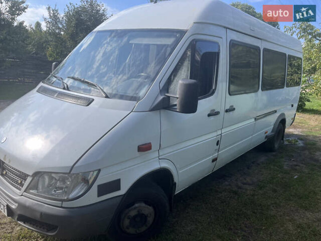 Белый Мерседес Sprinter, объемом двигателя 0 л и пробегом 890 тыс. км за 10900 $, фото 1 на Automoto.ua