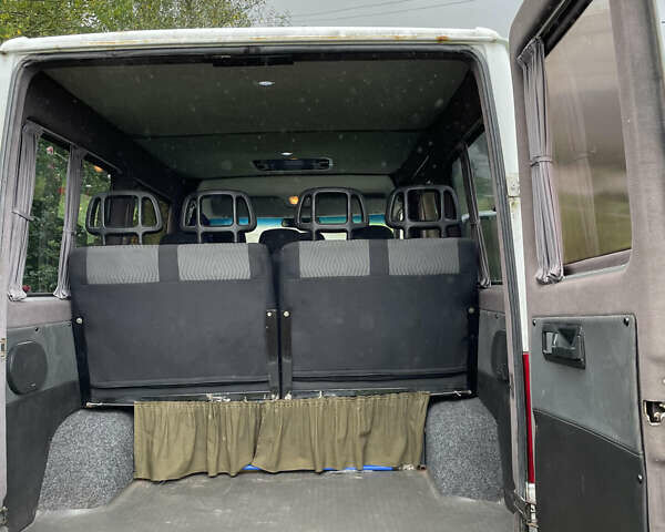 Белый Мерседес Sprinter, объемом двигателя 2.1 л и пробегом 300 тыс. км за 7100 $, фото 3 на Automoto.ua
