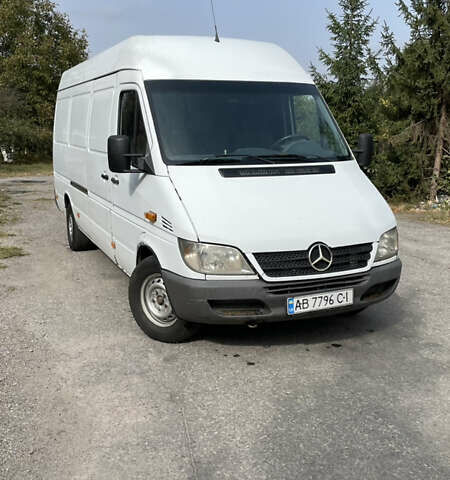 Білий Мерседес Sprinter, об'ємом двигуна 2.2 л та пробігом 500 тис. км за 8800 $, фото 2 на Automoto.ua