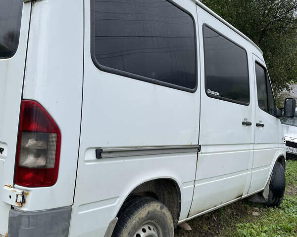 Белый Мерседес Sprinter, объемом двигателя 2.1 л и пробегом 300 тыс. км за 7100 $, фото 7 на Automoto.ua