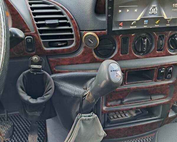 Белый Мерседес Sprinter, объемом двигателя 2.69 л и пробегом 550 тыс. км за 6700 $, фото 1 на Automoto.ua