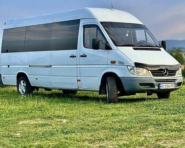 Белый Мерседес Sprinter, объемом двигателя 2.15 л и пробегом 113 тыс. км за 7600 $, фото 4 на Automoto.ua