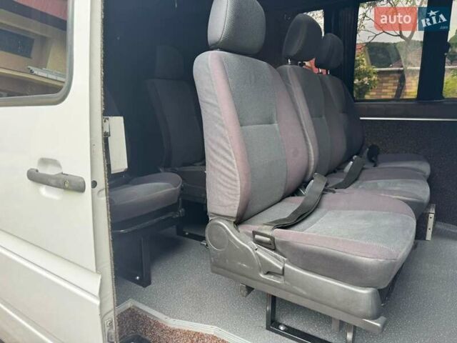 Белый Мерседес Sprinter, объемом двигателя 2.2 л и пробегом 458 тыс. км за 7800 $, фото 19 на Automoto.ua