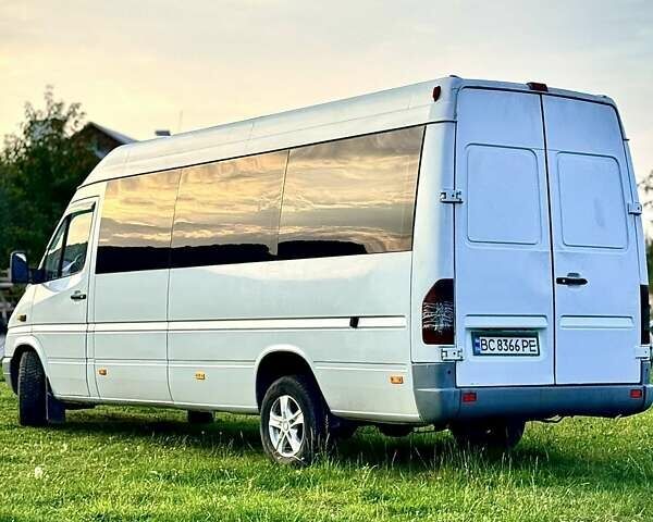 Белый Мерседес Sprinter, объемом двигателя 2.15 л и пробегом 113 тыс. км за 7600 $, фото 18 на Automoto.ua