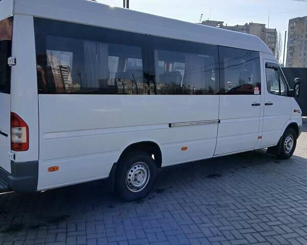 Білий Мерседес Sprinter, об'ємом двигуна 2.1 л та пробігом 400 тис. км за 14000 $, фото 1 на Automoto.ua