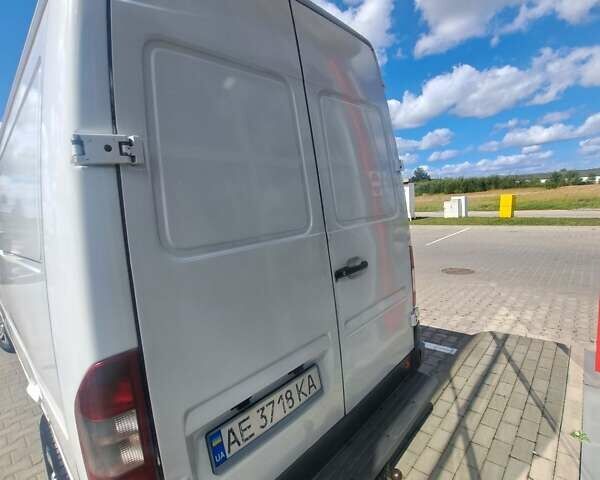 Белый Мерседес Sprinter, объемом двигателя 2.2 л и пробегом 870 тыс. км за 8500 $, фото 7 на Automoto.ua