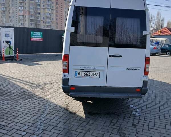 Білий Мерседес Sprinter, об'ємом двигуна 2.1 л та пробігом 400 тис. км за 14000 $, фото 2 на Automoto.ua