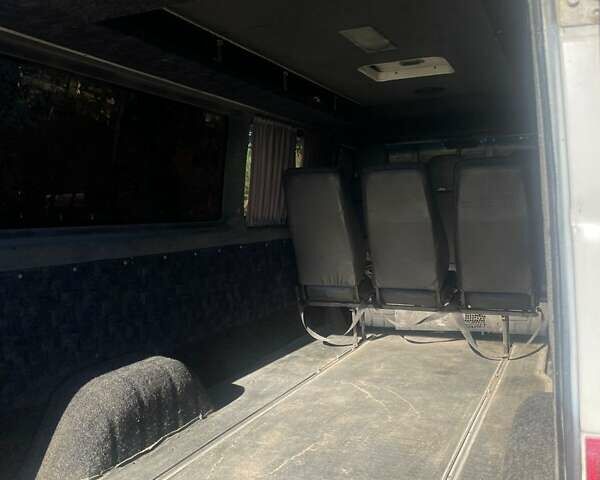 Белый Мерседес Sprinter, объемом двигателя 2.69 л и пробегом 713 тыс. км за 7100 $, фото 4 на Automoto.ua