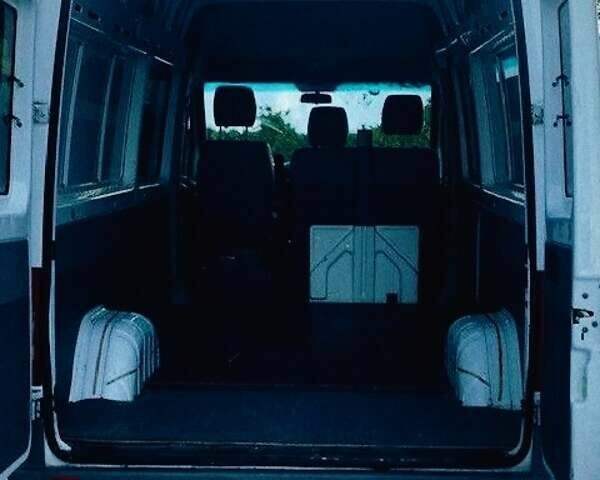 Білий Мерседес Sprinter, об'ємом двигуна 2.2 л та пробігом 380 тис. км за 3500 $, фото 5 на Automoto.ua