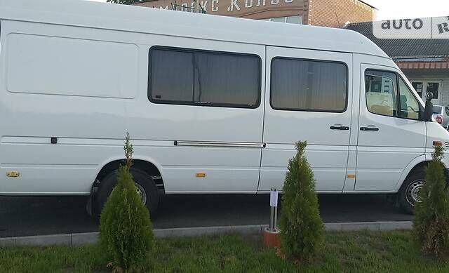 Белый Мерседес Sprinter, объемом двигателя 2.7 л и пробегом 600 тыс. км за 13300 $, фото 3 на Automoto.ua