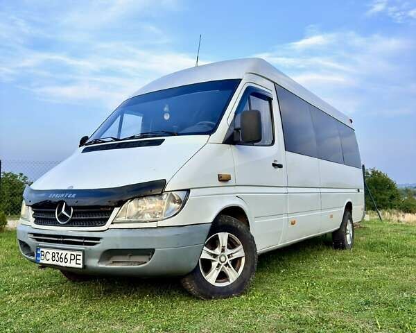 Белый Мерседес Sprinter, объемом двигателя 2.15 л и пробегом 113 тыс. км за 7600 $, фото 10 на Automoto.ua