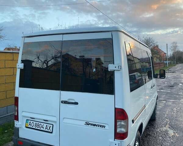 Белый Мерседес Sprinter, объемом двигателя 2.2 л и пробегом 547 тыс. км за 8000 $, фото 9 на Automoto.ua